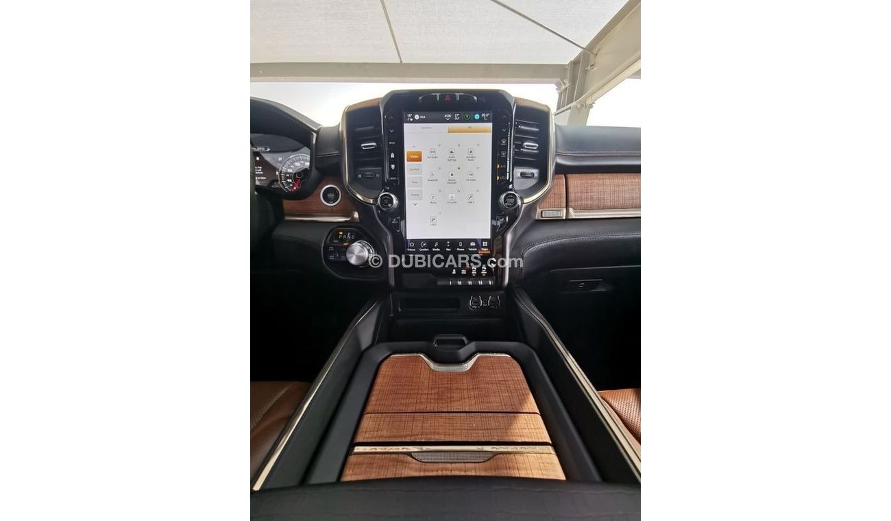 رام 5500 Dodge RAM Longhorn - 2022 - White