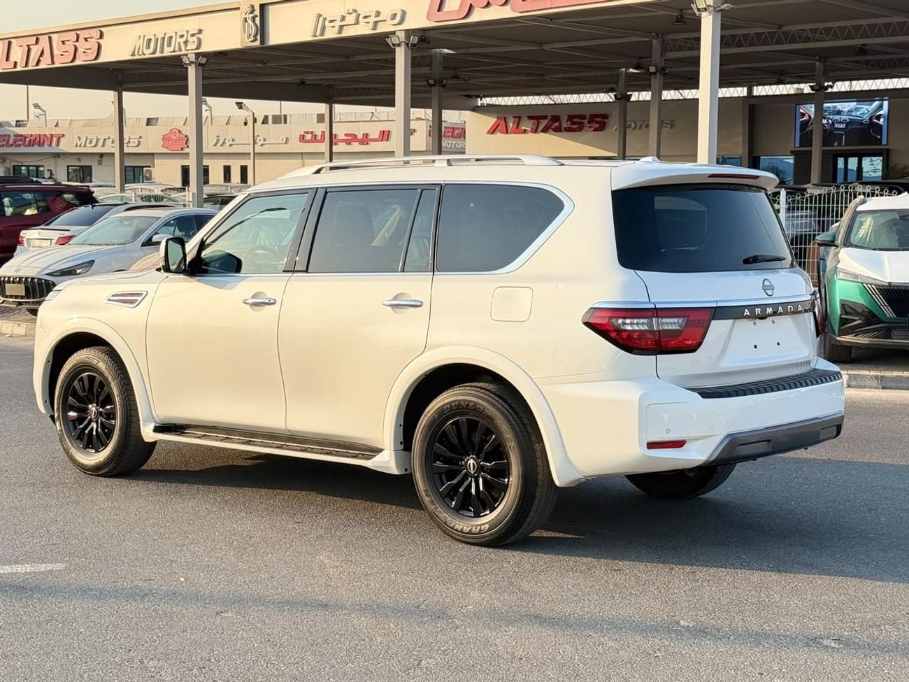 Nissan Armada PLATINUM Nissan Armada 2024 SV