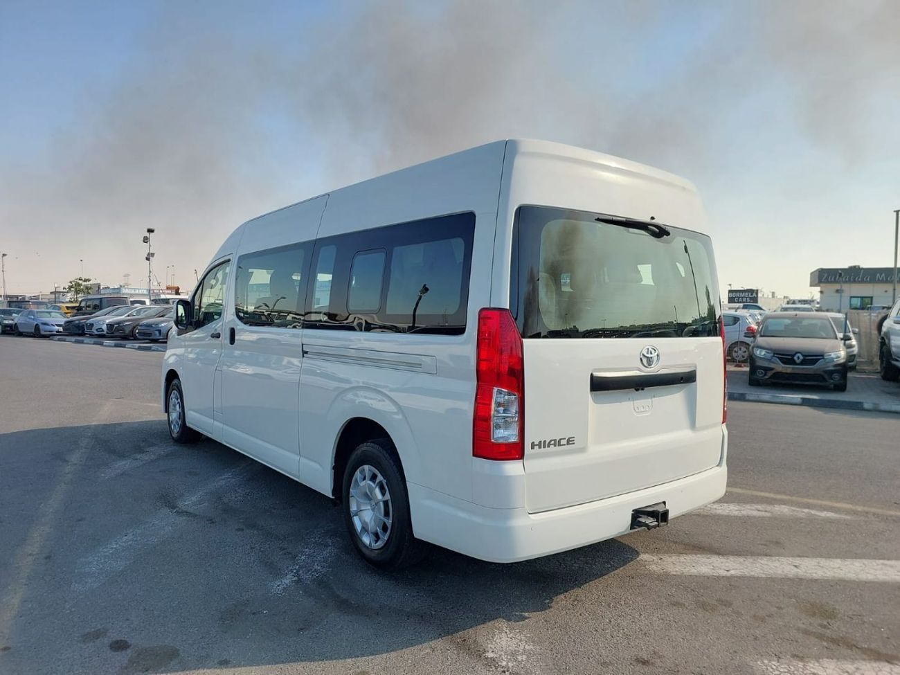 Toyota Hiace (RAMADAN OFFER) TOYOTA HIACE COMMUTER VAN RHD 2023 MODEL 2.8 L DIESEL AUTOMATIC(PM21193)