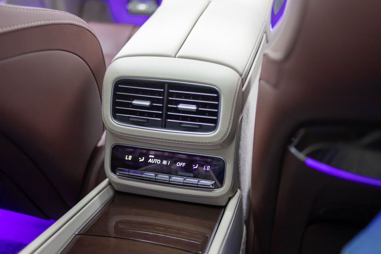 مرسيدس مايباخ gls600 مايباخ Maybach GLS600 | 2024 | 3,500 Km | Two Tone Color