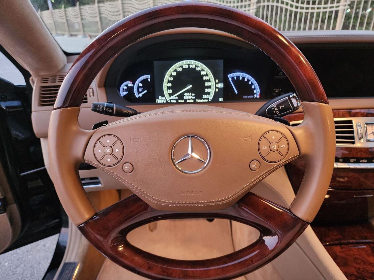 Mercedes-Benz CL 500 Mercedes-Benz CL500 Year Model: 2014 GCC Specifications  Low Kilometer Driven   Well maintained and