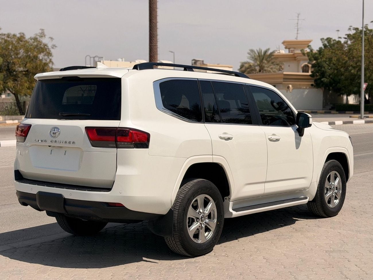 تويوتا لاند كروزر VX 3.3L