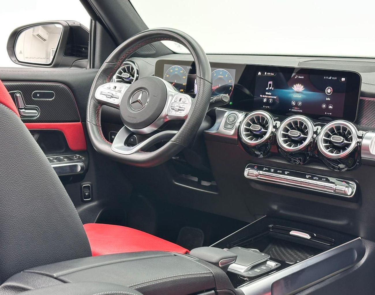 Mercedes-Benz GLB 250 2021 Mercedes-Benz GLB 250 4Matic, June/2026 Mercedes Warranty, Mercedes Full Service History, GCC