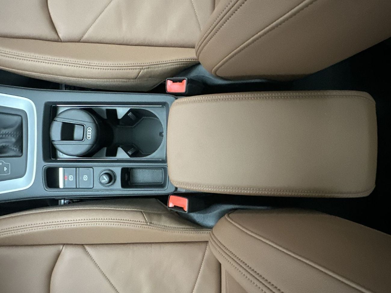 أودي Q3 Sportback 40 TFSI S Line 2.0L FWD(Ref# 06403)