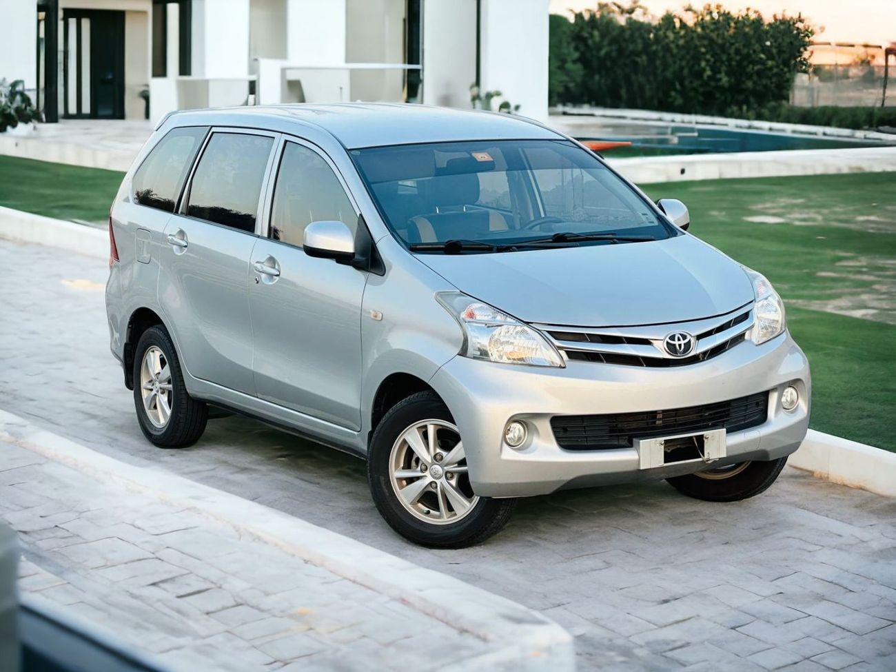 Toyota Avanza AED 780 PM | TOYOTA AVANZA SE 1.5L V4 RWD | 7 SEATER | 0% DP | ORIGNAL PAINT | WELL MAINTAINED