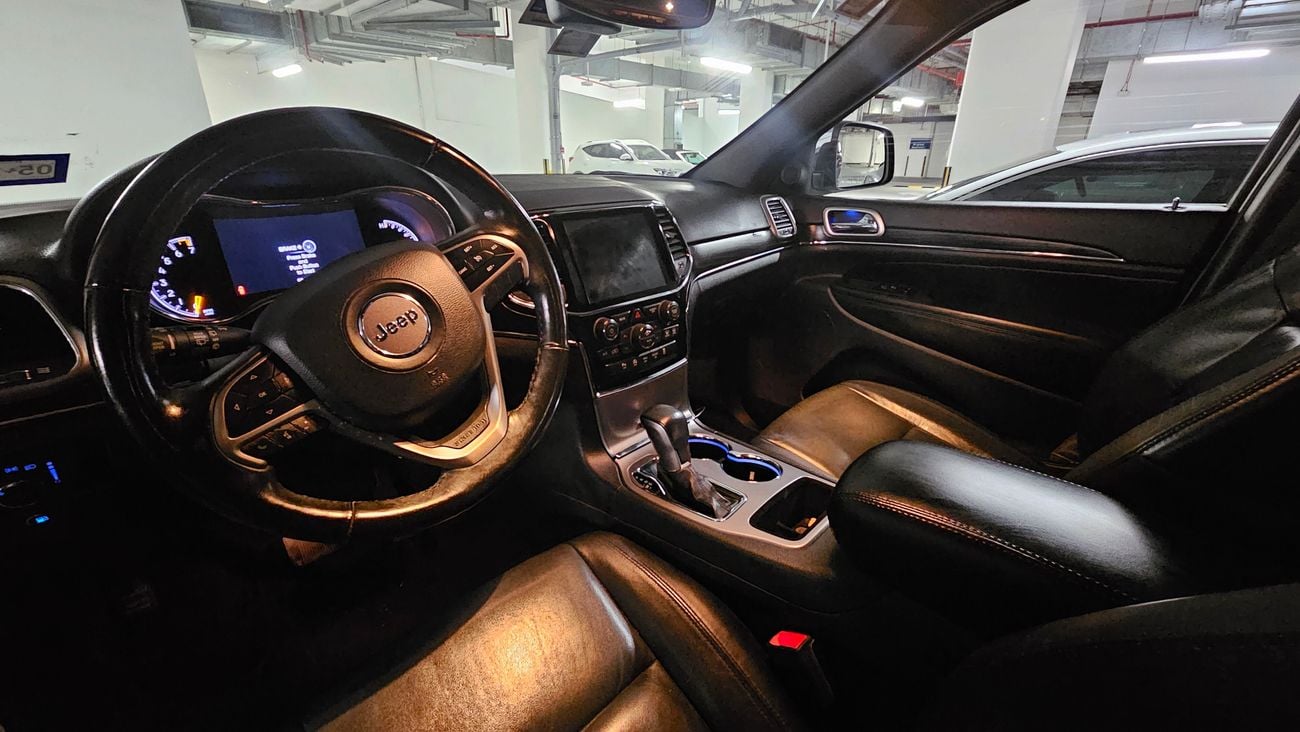 جيب جراند شيروكي LAREDO 3.6 V6 REAR WHEEL DRIVE