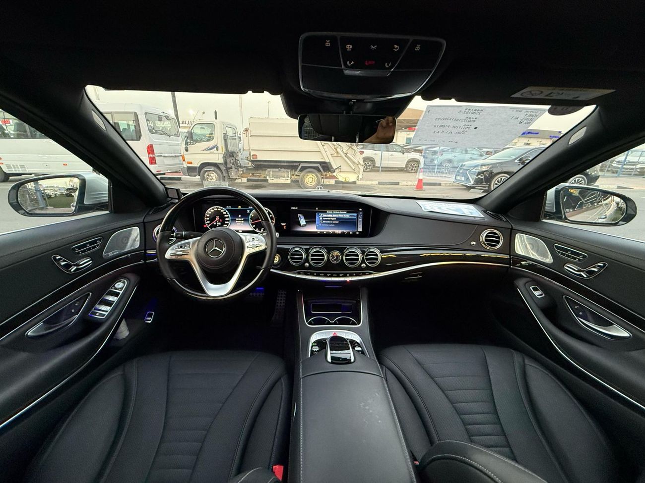 مرسيدس بنز S 560