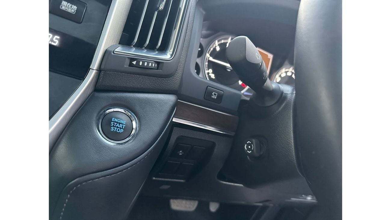 Toyota Land Cruiser ZX | MODIFIED TO LC300 GR SPORTS | 2017 | RHD | 4.6L PETROL | SUNROOF | 360 VIEW CAMERA