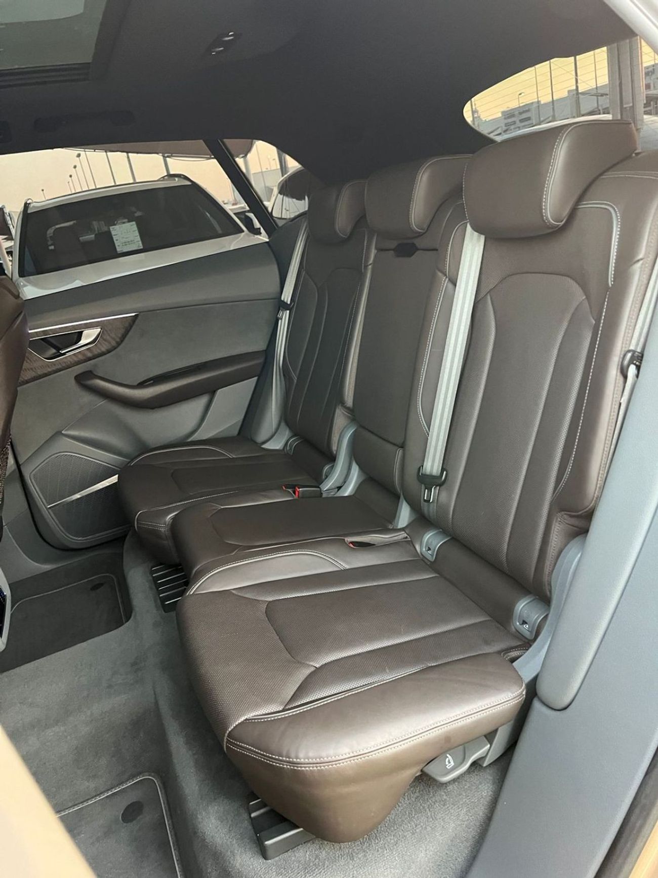 أودي Q8 55 TFSI quattro S-لاين سبورت باكج اودي كيو 8 كواترو اس لاين موديل 2019 مواصفات خليجية صبغ وكالة بدون