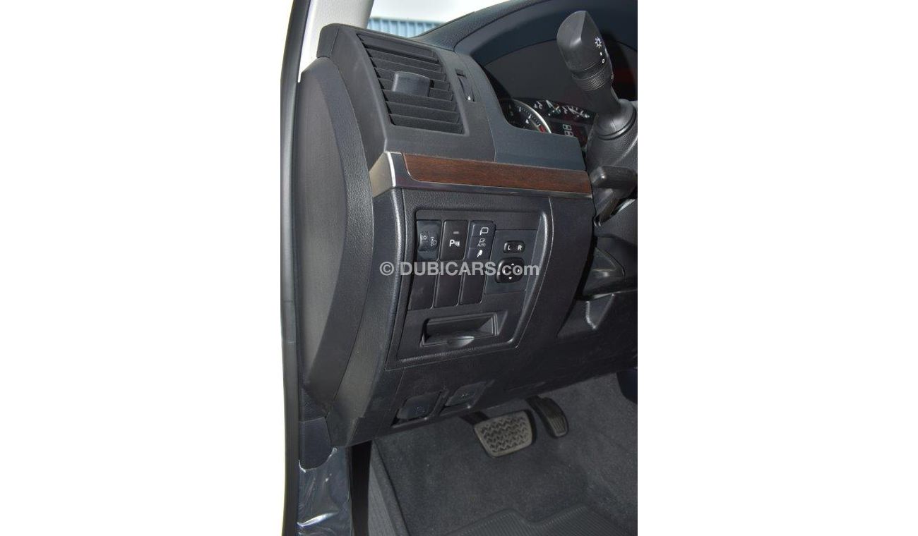 تويوتا لاند كروزر 200  GX-R V8 4.5L TURBO DIESEL  AUTOMATIC  XTREME EDITION