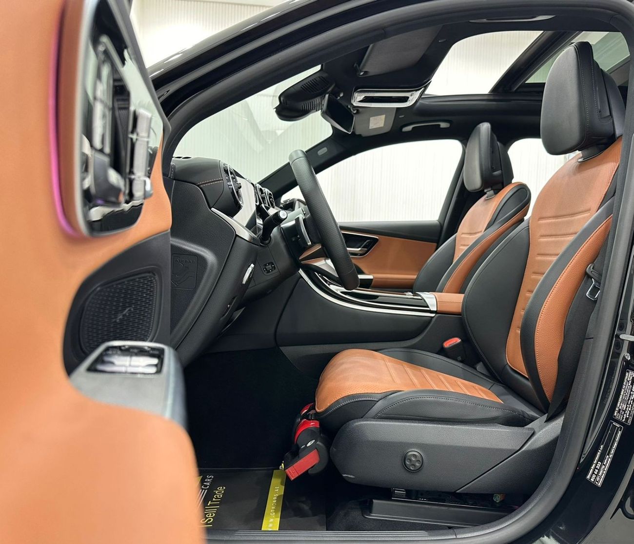 Mercedes-Benz GLC 200 *New Model* 2023 Mercedes Benz GLC200 AMG 4MATIC, 2028 Mercedes Warranty, Fully Loaded, Low Kms, GCC