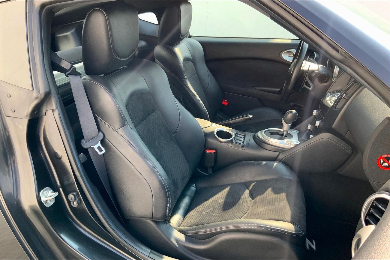 نيسان 370Z Standard