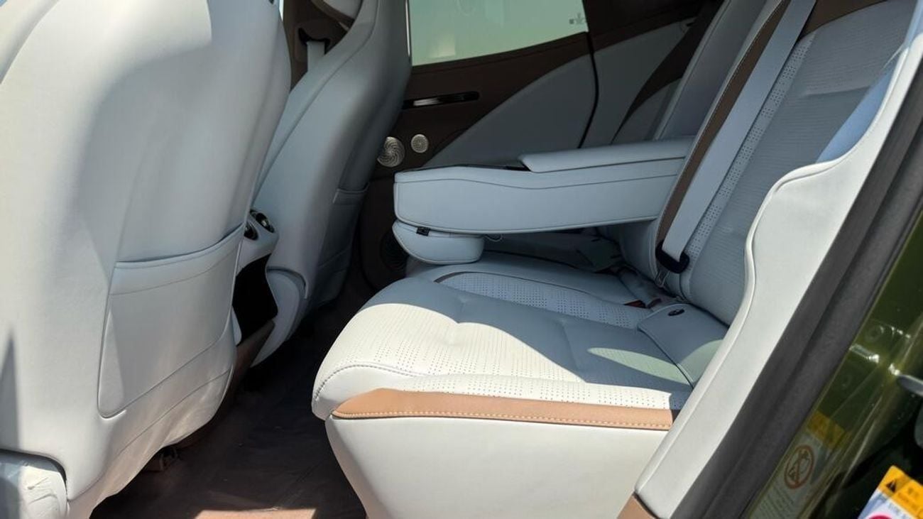 أفاتر 07 Avatr 07 2024/Available Finance And Warranty /20%Down Payment/3000AED Monthly Payment