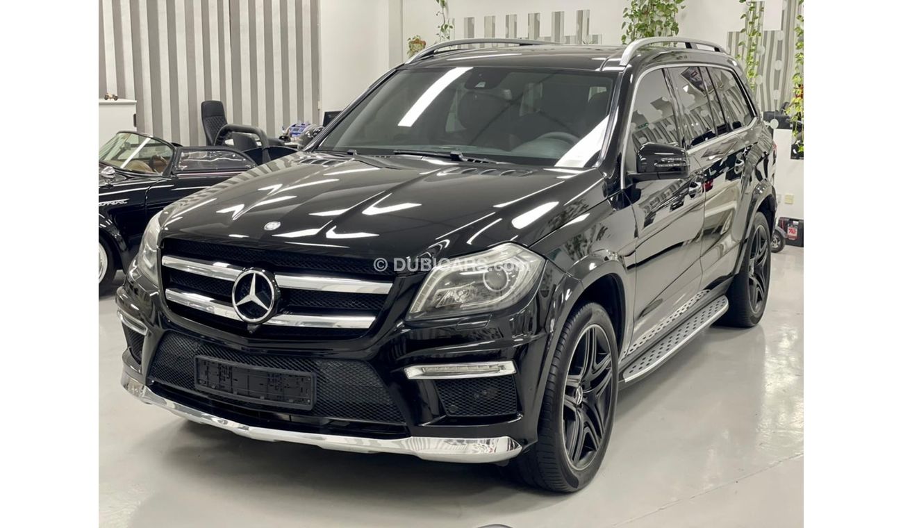 Mercedes-Benz GL 500 V8 .. GCC .. FSH .. Top Range .. Perfect Condition .. AMG