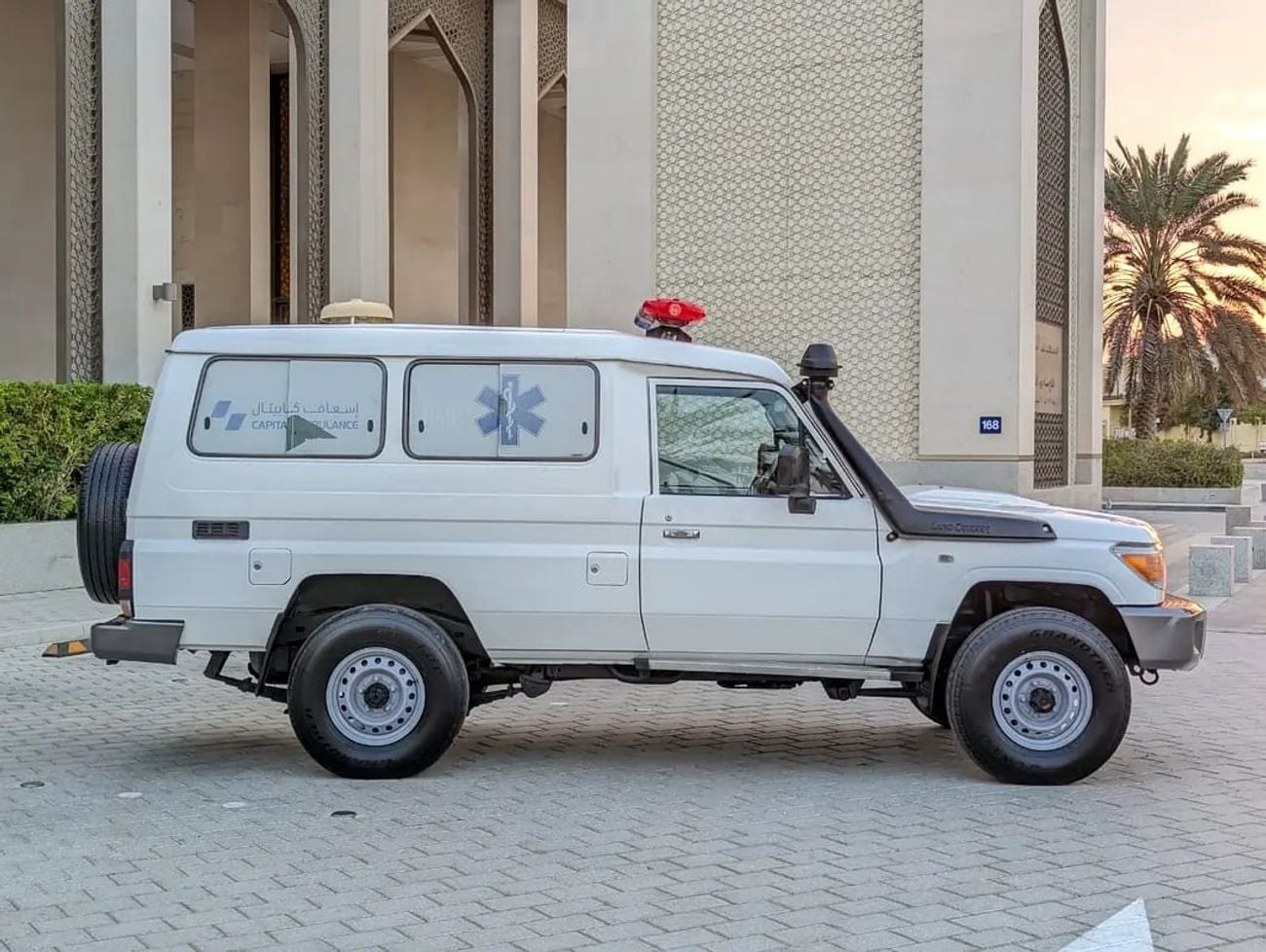 تويوتا لاند كروزر 70 LAND CRUISER LC78 AMBULANCE GCC IN EXCELLENT CONDITION
