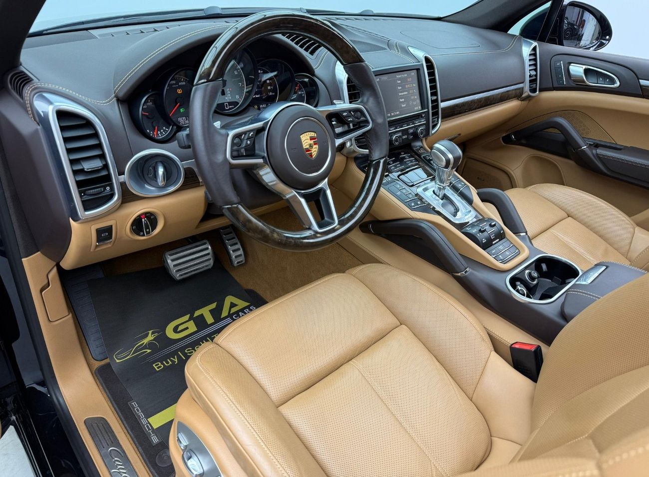 Porsche Cayenne S 3.0L 2015 Porsche Cayenne S, Full Porsche Service History, Very Low Kms, GCC