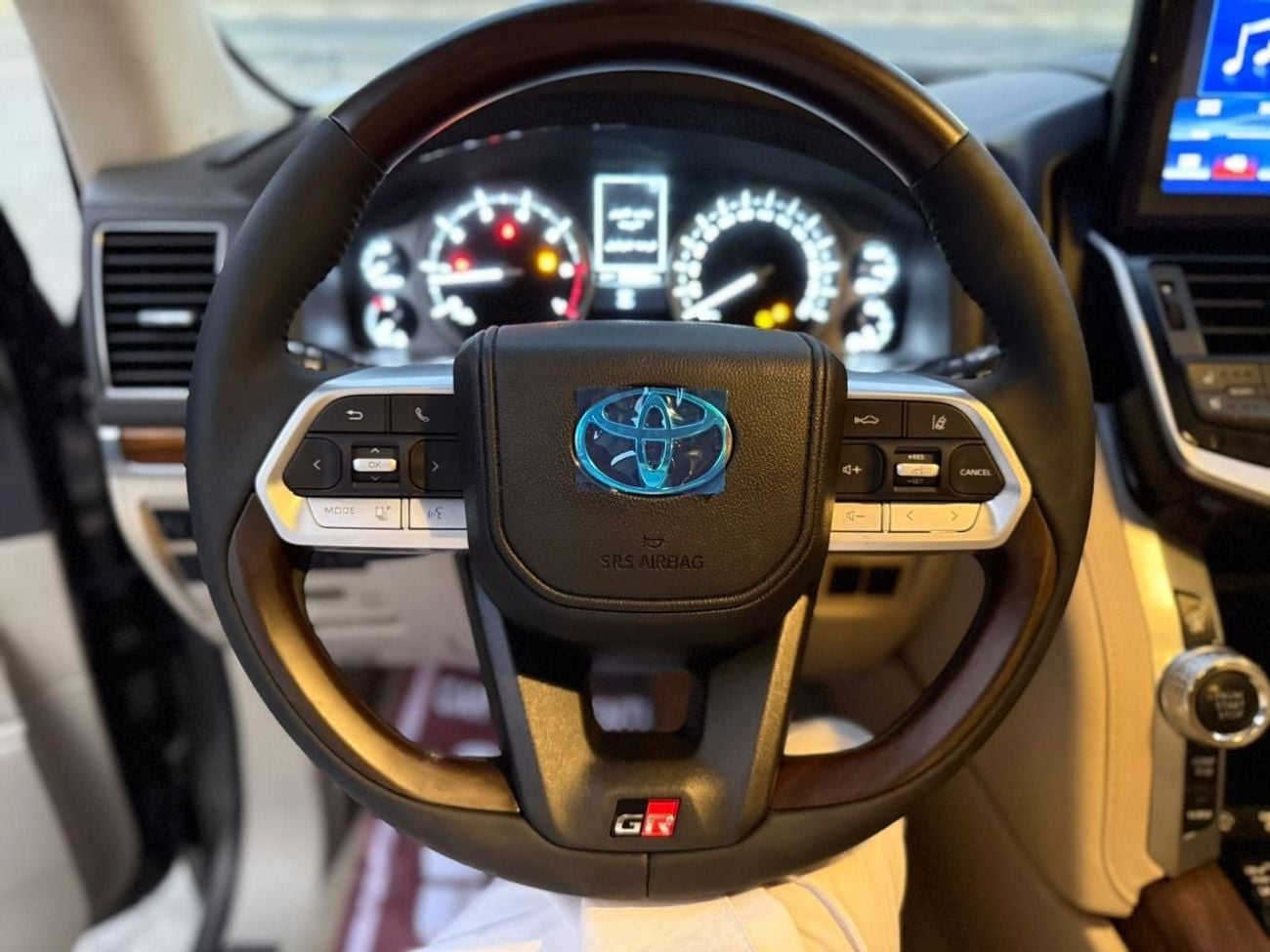 Toyota Land Cruiser GXR 4.6L