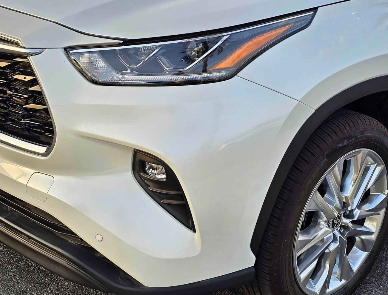 Toyota Highlander LIMITED HYBRID || 2.5L V4 HEV | RADAR | PANORAMIC ROOF | HEADS UP DISPLAY (CODE # HLTDO)