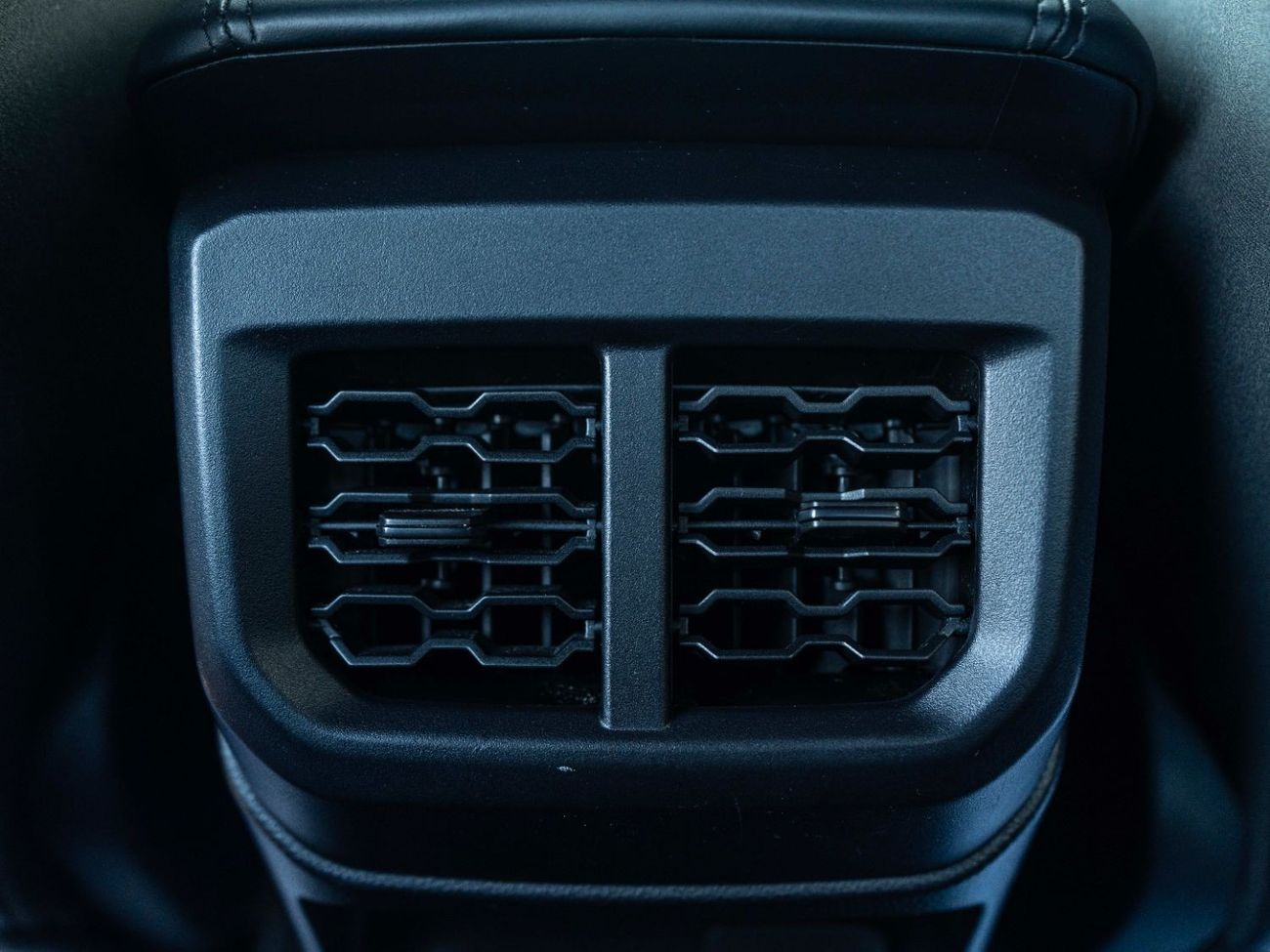 فورد رينجر رابتور AED 3,302 PM • RANGER RAPTOR • OFFICIAL FORD AGENCY WARRANTY AND SERVICE PLAN UNTIL 2028 OR 100K KMS