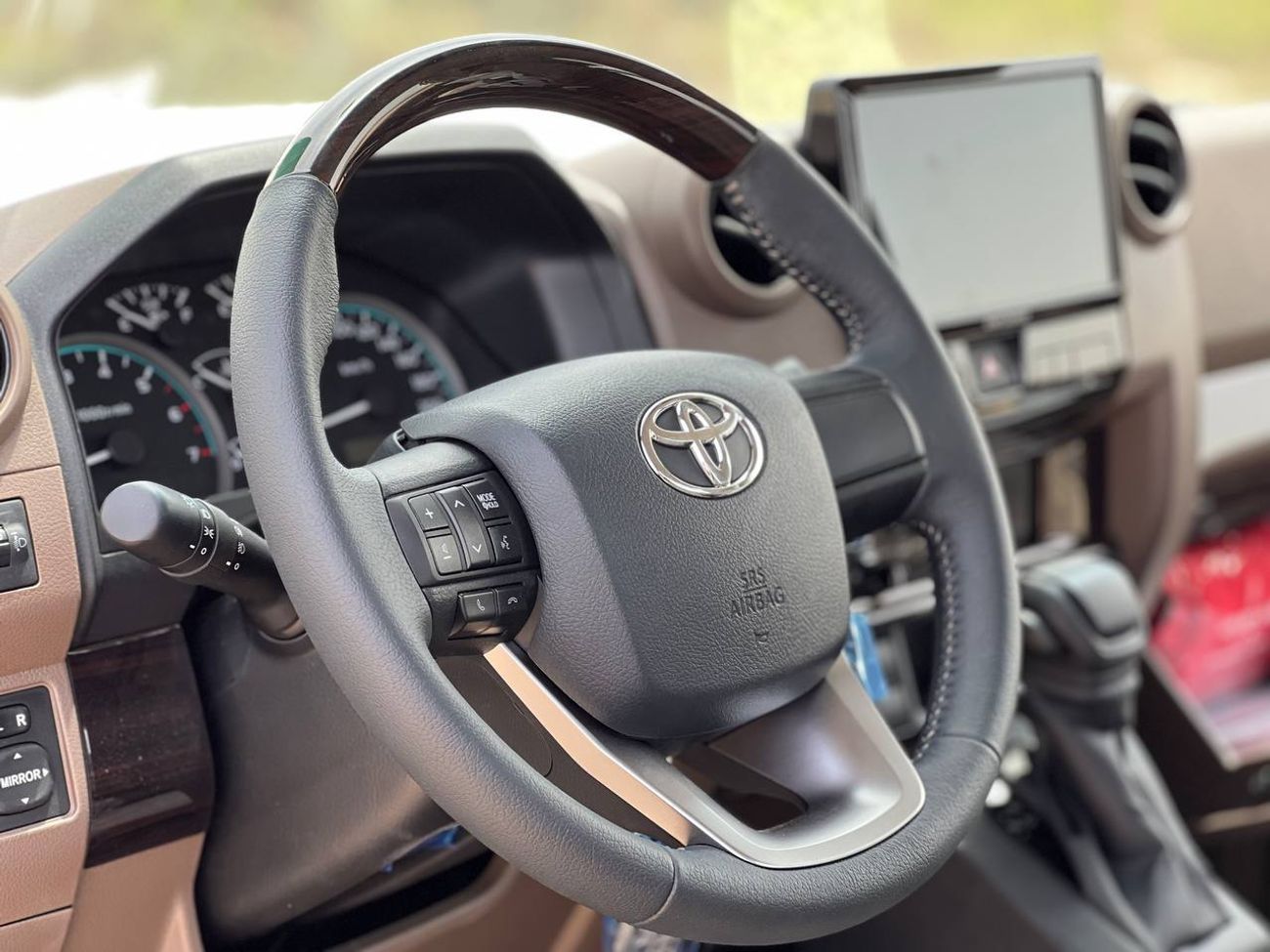 Toyota Land Cruiser Pick Up LC79 S/C 4.0L PTR A/T //2025// MID OPTION WITH WINCH , DIFF LOCK , DVD&BACK CAMERA , CRUISE CONTROL