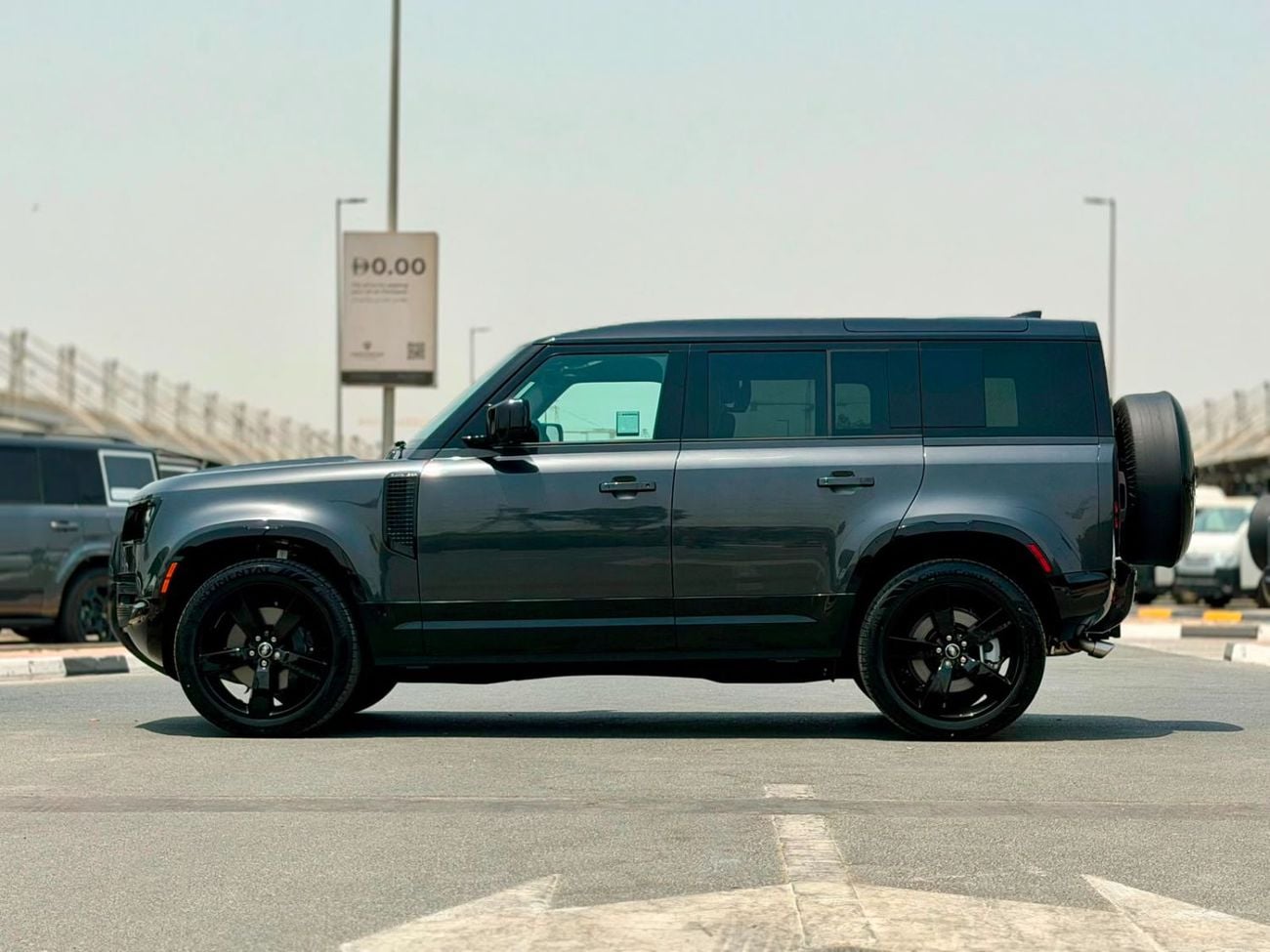 Land Rover Defender P500 X-DYNAMIC SE