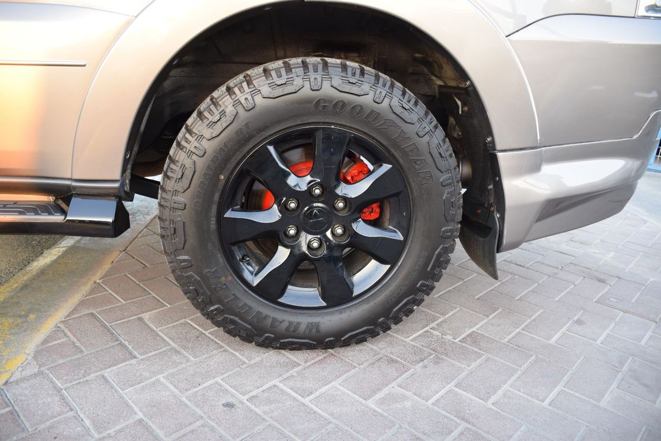 ميتسوبيشي باجيرو Right Hand (Diesel 3.2L)