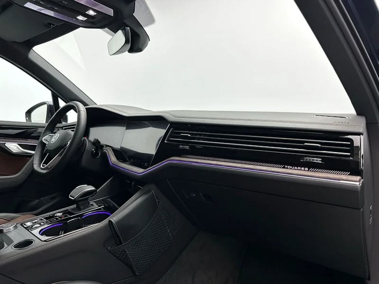 Volkswagen Touareg Elegance 2 3.0L Elegance + (REF#21179)