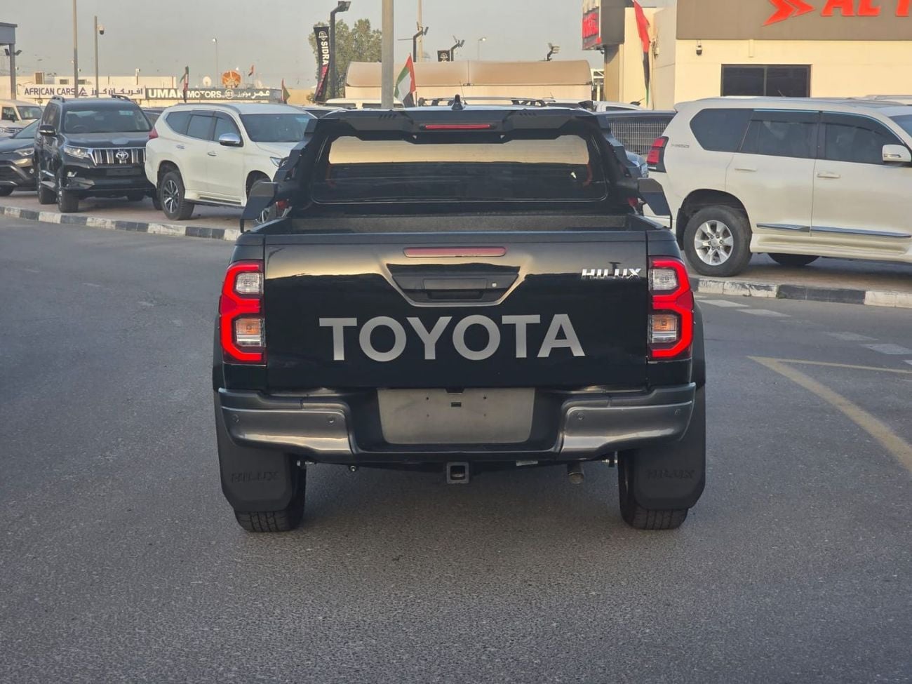 Toyota Hilux TOYOTA HILUX PICK UP SR5 GR SEATS 2024 WHITE 4WD AT DIESEL = RIGHT HAND