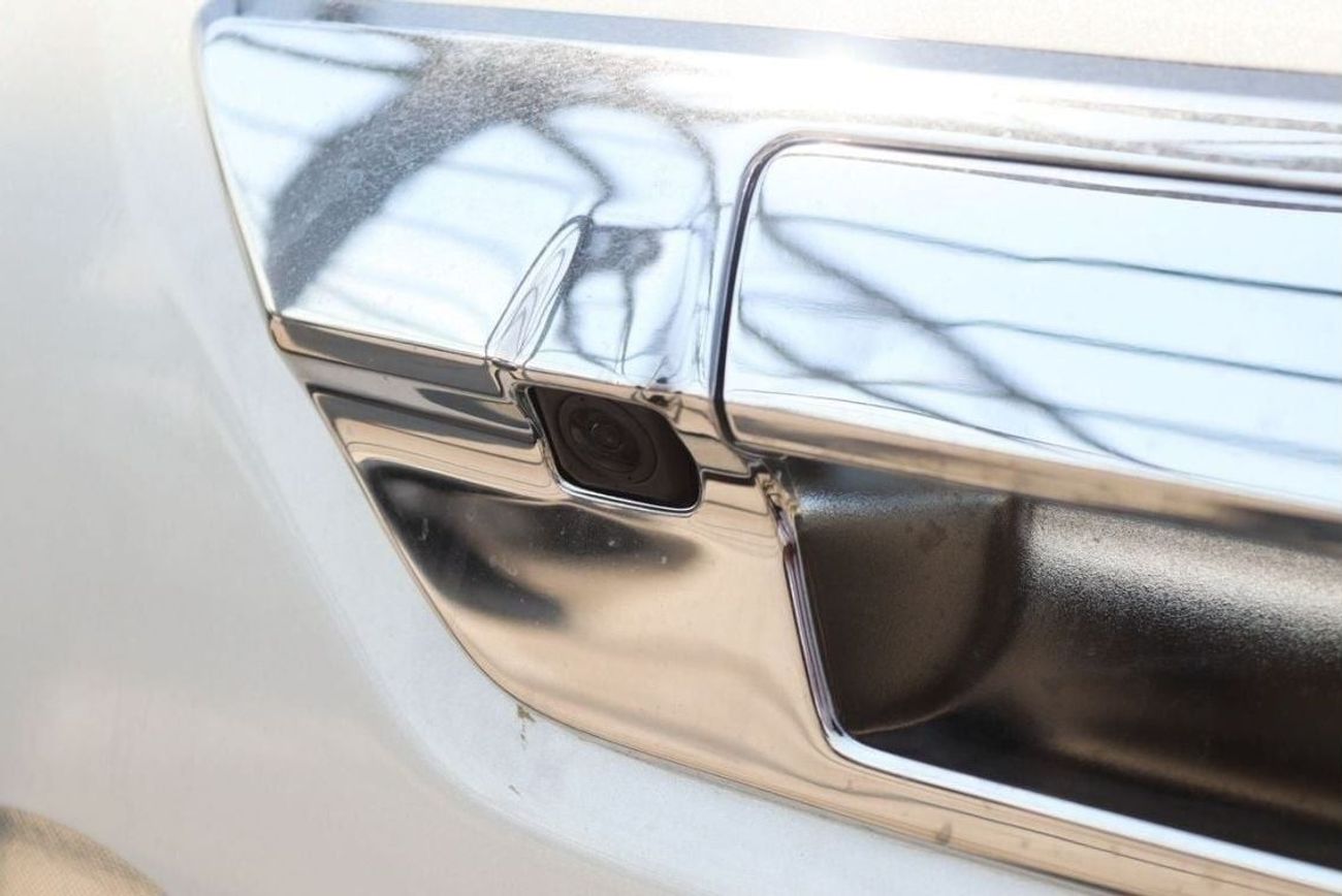 Toyota Hilux 2025 TOYOTA HILUX 4.0 V6 SR5 HIGH OPT **EXPORT ONLY**التصدير فقط خارج الخليج**