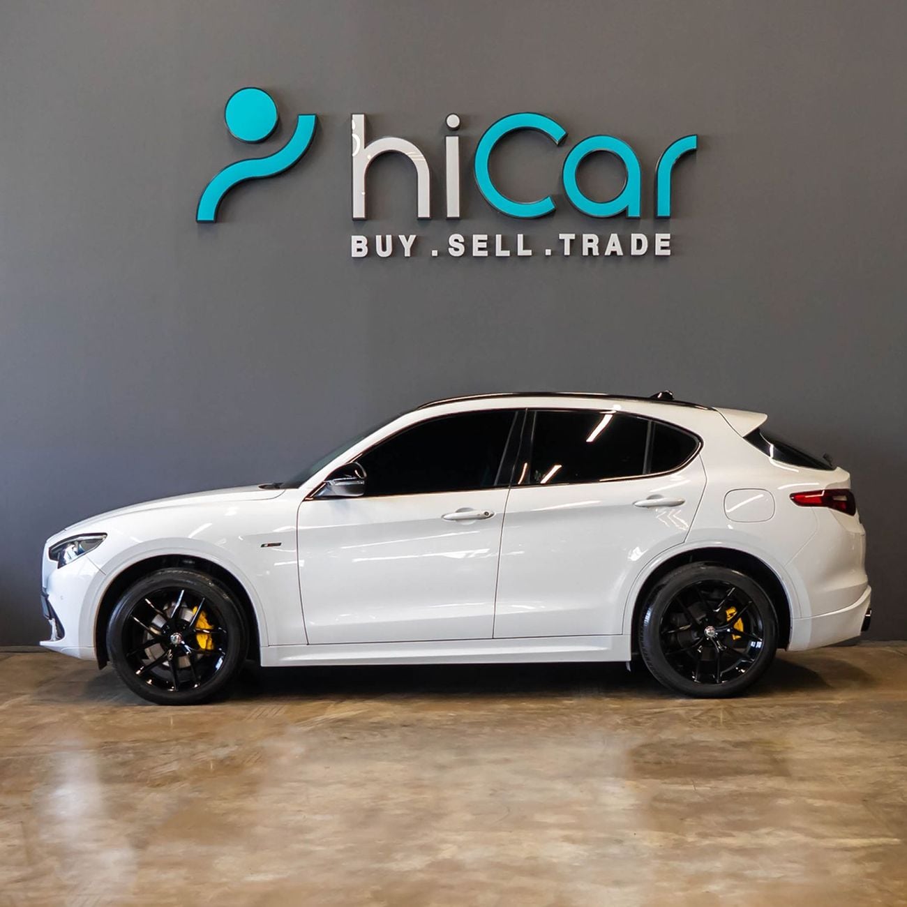 Alfa Romeo Stelvio AED 1,436 P.M • 0% Downpayment •  Alfa Romeo Stelvio Limited Edition • 1 Year Warranty