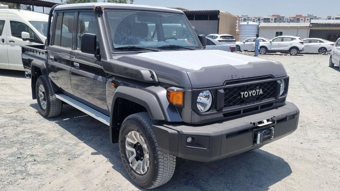 Toyota Land Cruiser Pick Up 4.0L V6 . 24-valve DOHC . VVT-i . DOHC. 16V . 5 Seater . 4 Door . Automatic . Four Wheel Drive
