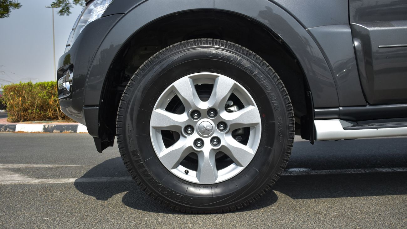 ميتسوبيشي باجيرو GLS V6