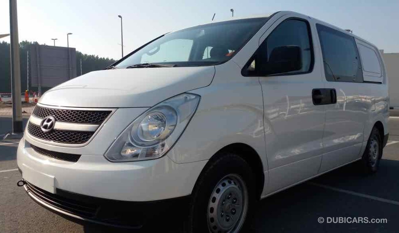 Hyundai H-1 ثلاجه و6كرسي