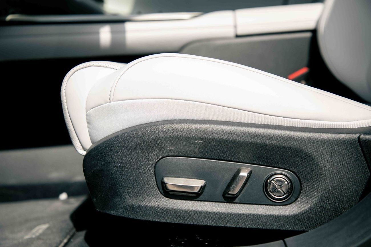 Xiaomi SU7 2024 XIAOMI SU7 PRO - Green inside Grey