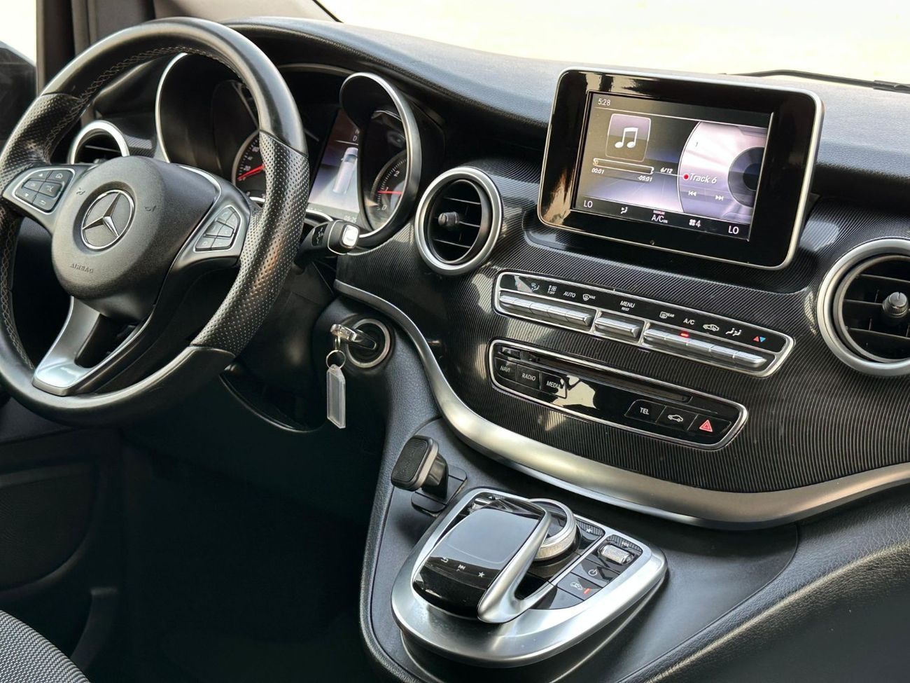 Mercedes-Benz V 250 MERCEDES V-250 2019 GCC BODU=Y KIT MAYBACH GOOD CONDITION INSIDE OUT SIDE