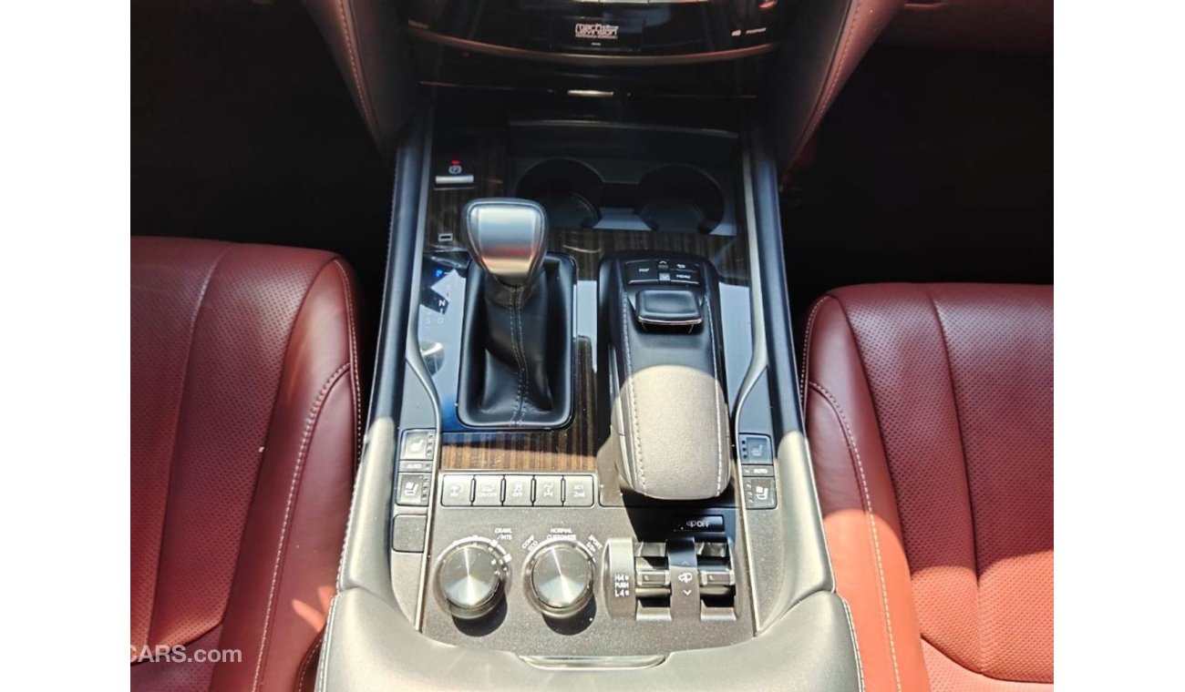 Lexus LX570 Platinum under warranty 2019 GCC