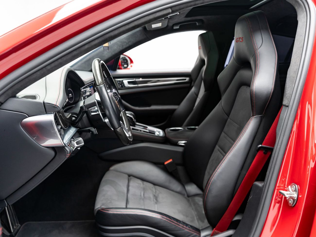 بورش باناميرا GTS 4.0L (454 HP) AWD