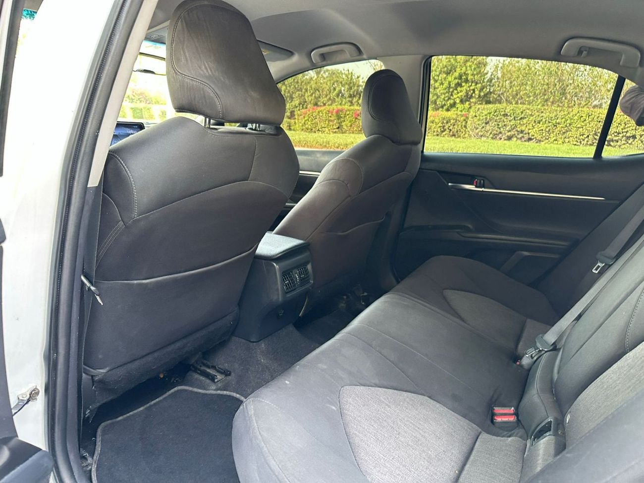 Toyota Camry LE Hybrid 2.5L