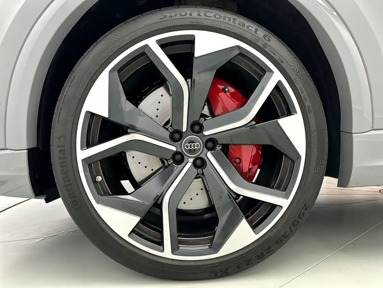 Audi RS Q8 quattro 600hp Black-Red Edition (Ref# 041076)