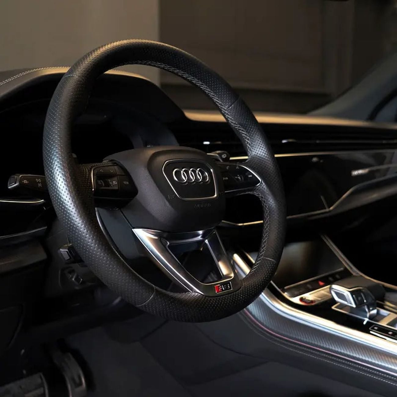 Audi RS Q8 5,557 pm • 0% Downpayment • RSQ8 • 1 Year Warranty