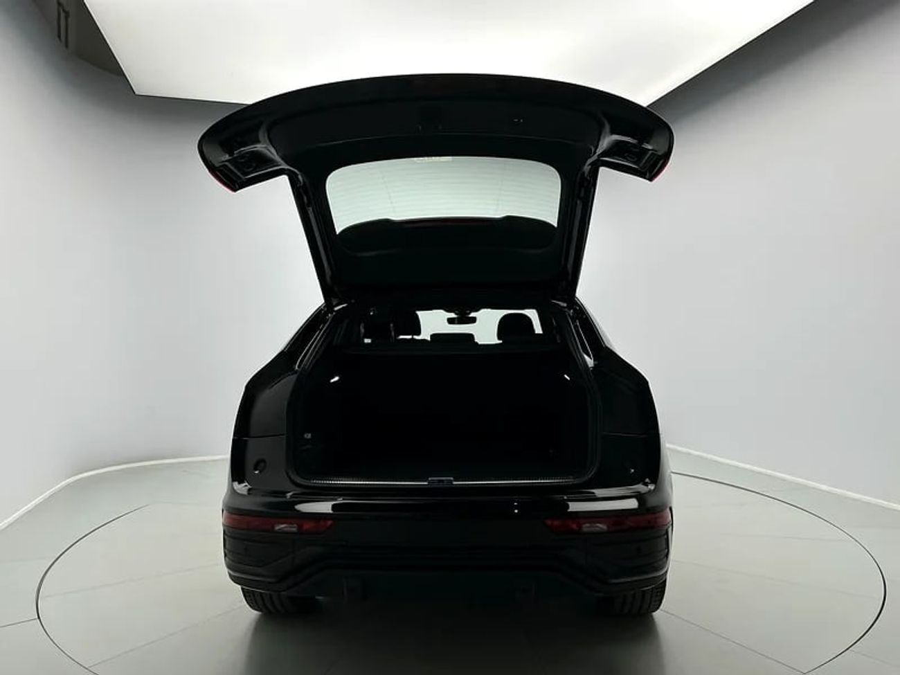 أودي Q5 Sportback S line 45 TFSI quattro 249hp (Ref# 43840) EXCLUSIVE RAMADAN OFFER