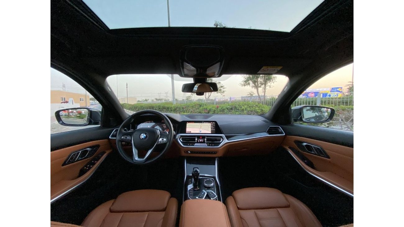 BMW 330i Exclusive GCC SPECS - TURBO CHARGE FULL SERVICE HISTORY - WELL MAINTAINED CAR