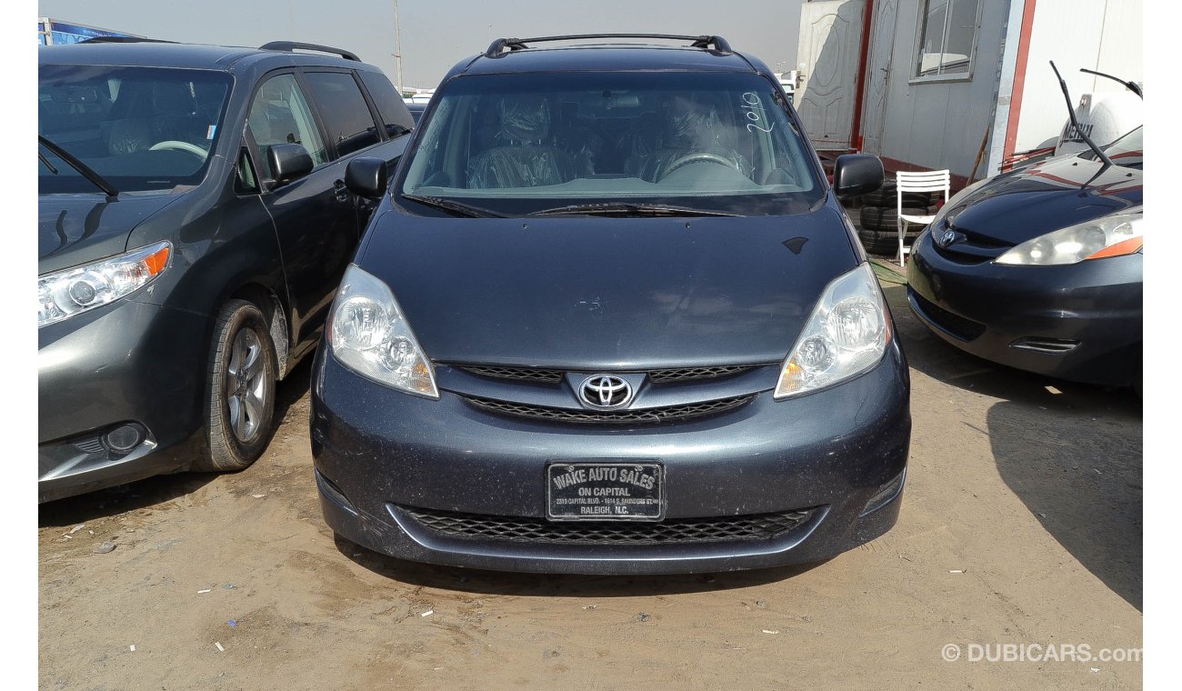 Toyota Sienna LE