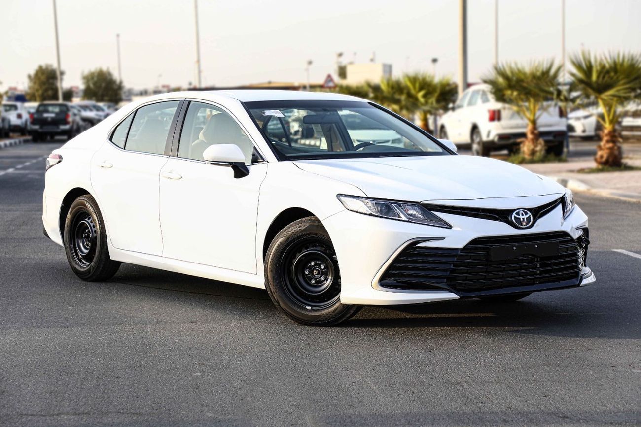 تويوتا كامري تويوتا كامري 2023 2.5 LE - أبيض بلاتيني لؤلؤي من الداخل بيج