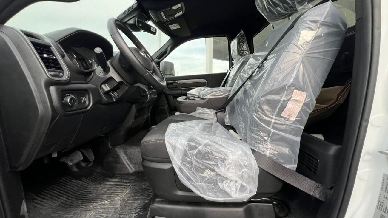 RAM 5500 EXPORT ONLY - Ram 5500 Regular Chassis Cab 4x4 6.7L Cummins Diesel 8-Speed AT