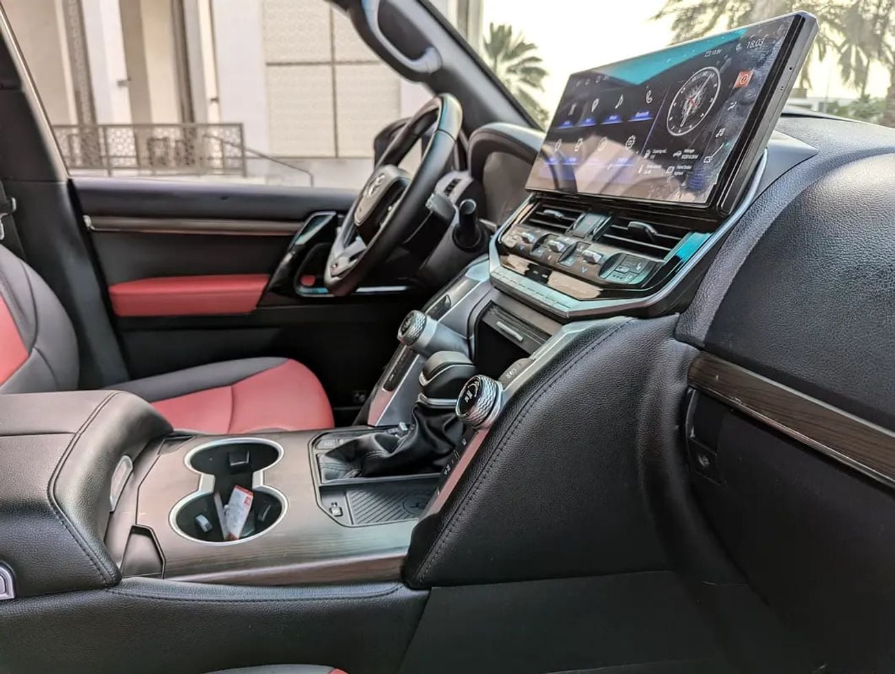 Toyota Land Cruiser GXR Facelifted With Interior and Exterior GCC Specs
