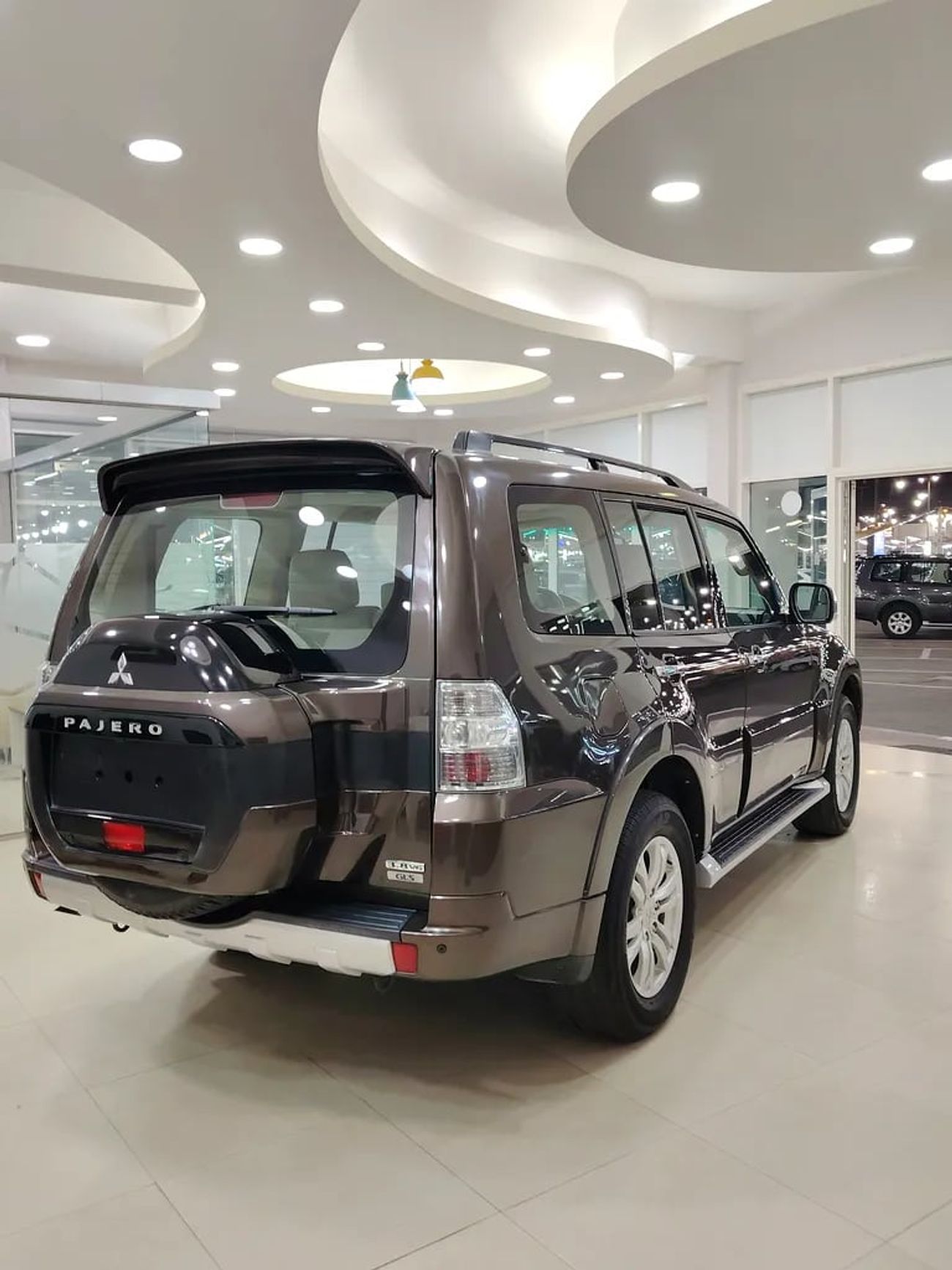Mitsubishi Pajero GLS Base 3.5L (5 Seater) 3.8L GCC