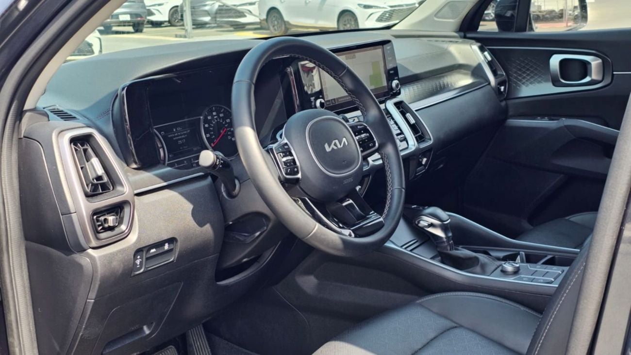 Kia Sorento Std 2.5L AWD SORENTO,2.5L,V4,PANORAMIC ROOF,RADAR,LEATHER SEATS,D.POWER SEAT,7SEATS,LED LIGHTS,A/T,U