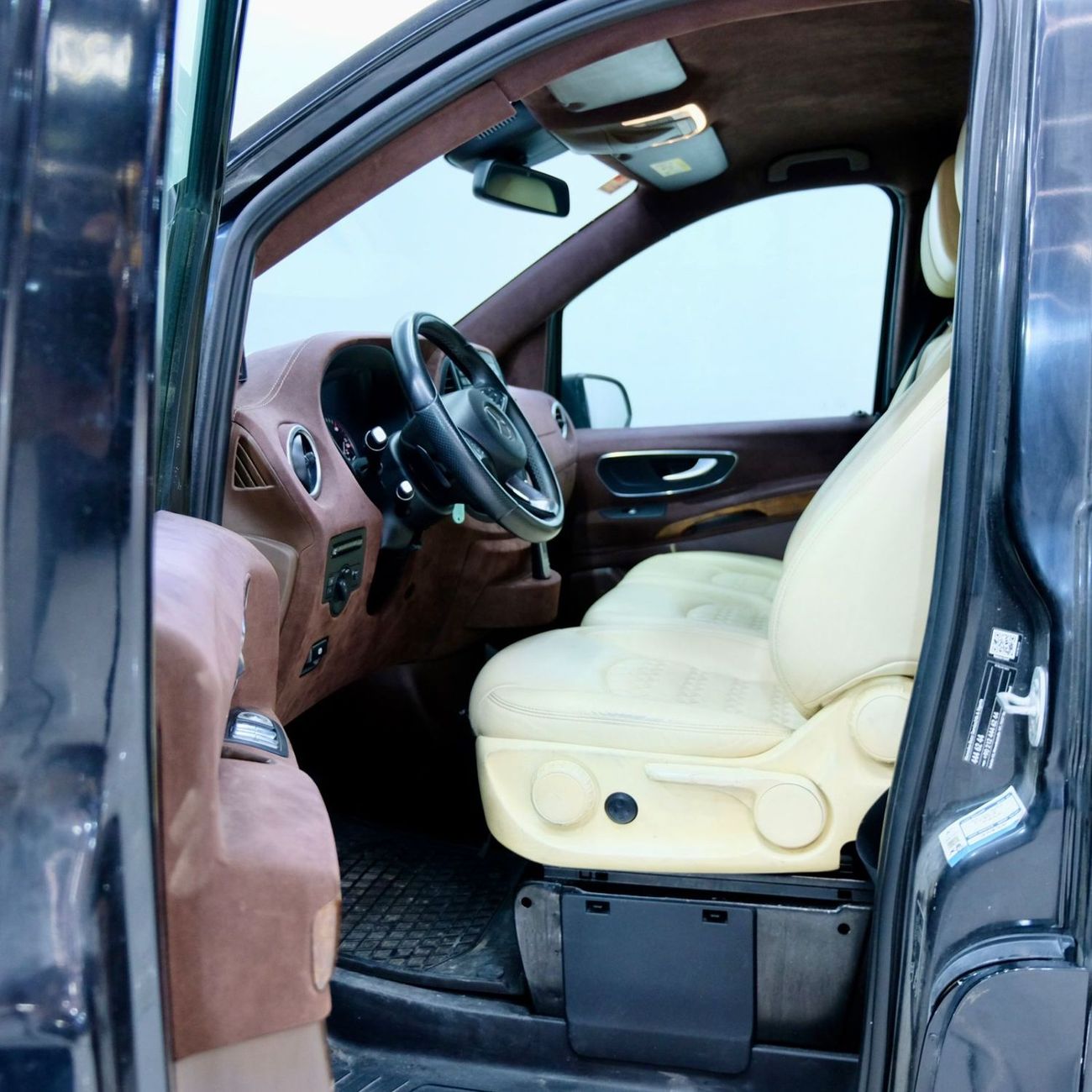 مرسيدس بنز فيتو Mercedes-Benz Vito Tourer 116 Bluetec 2015 – Black with VIP Seats Beige Interior