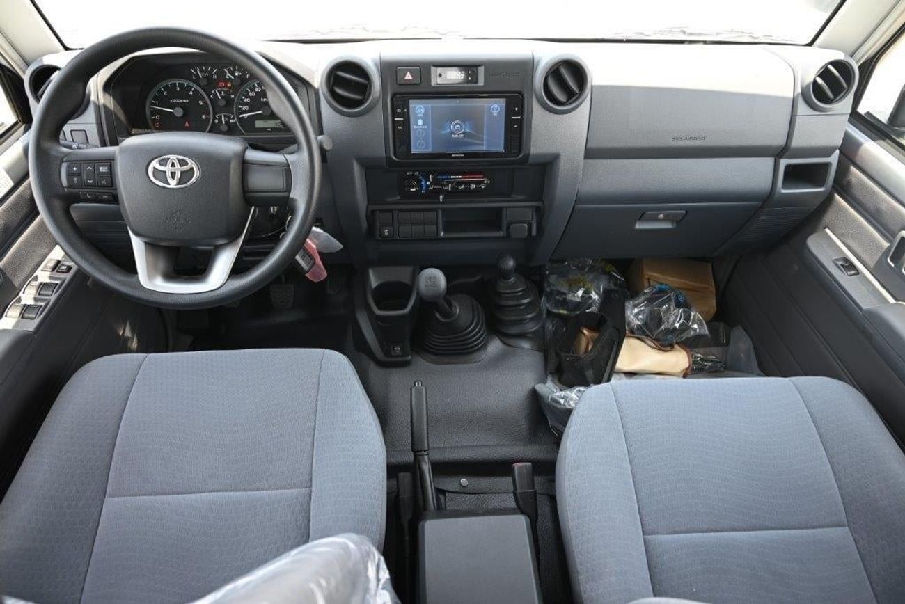 Toyota Land Cruiser Pick Up Double Cab V8 4.5L Diesel MT with Front / Rear Diff Lock, Black Wheels, Winch